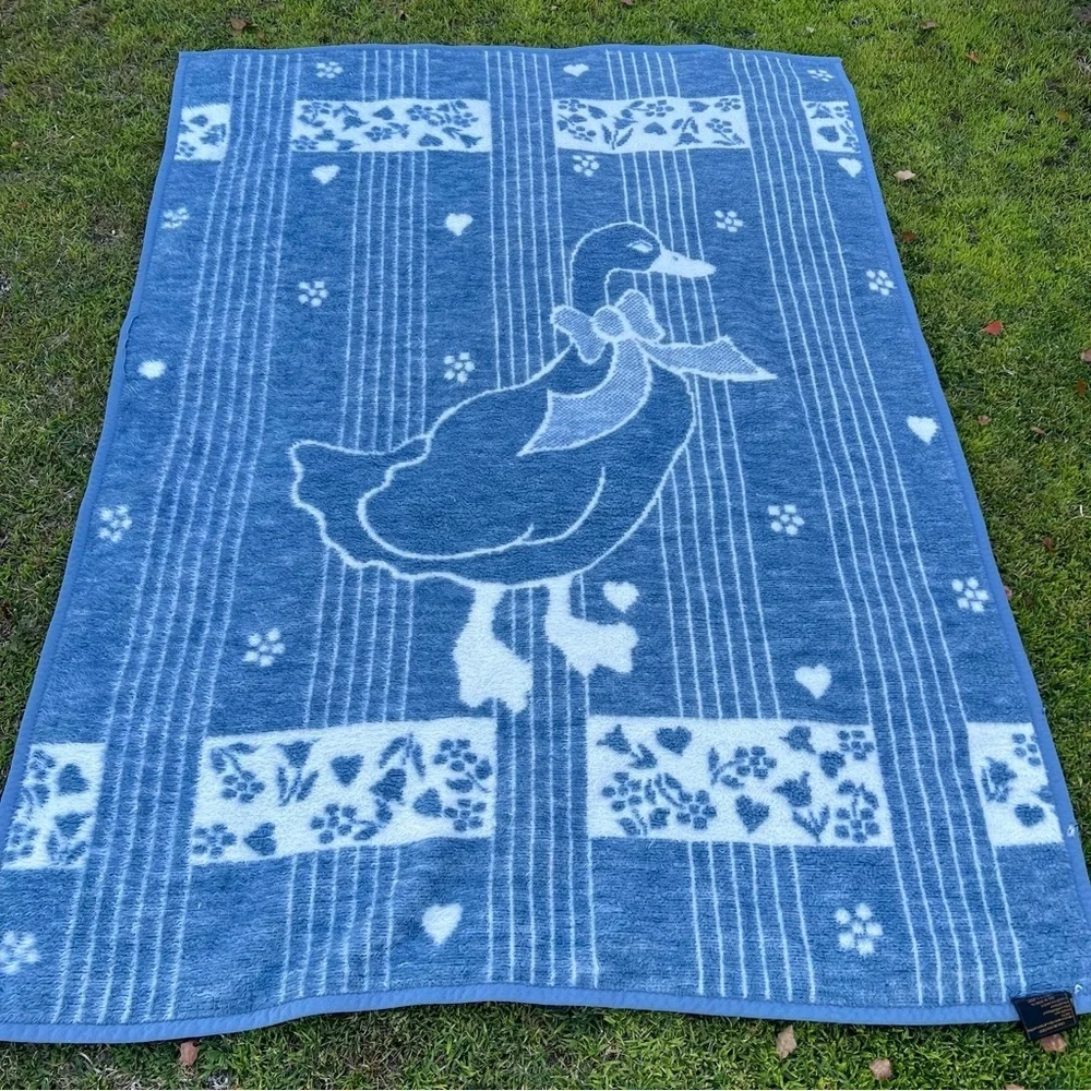 VTG IBENA Blue Country Goose Reversible Throw Blanket Soft Fluffy 54x74 FLAWS